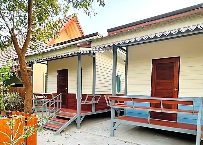 Hotel Suan Maitrichit